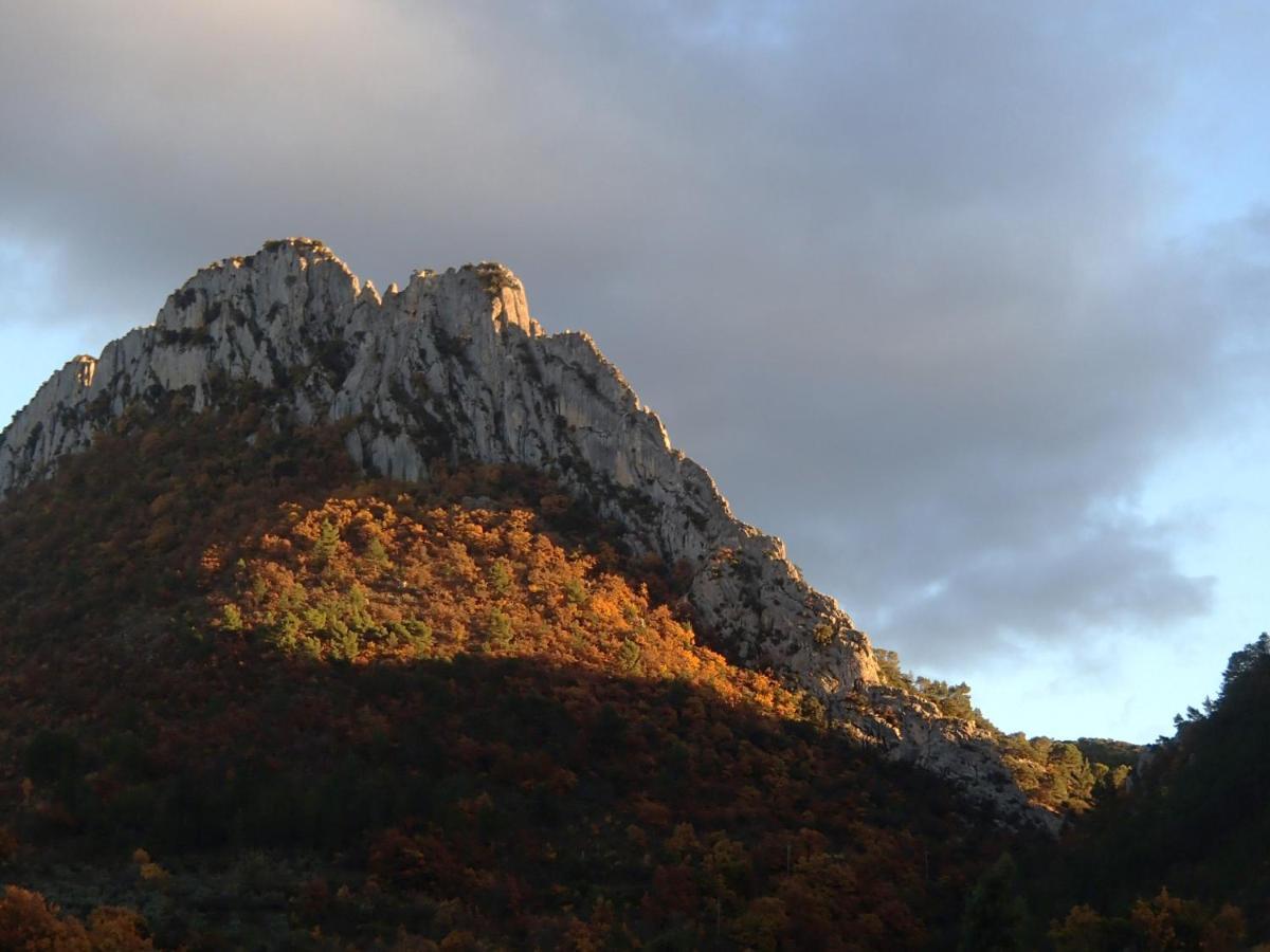 Gite De L'Ancienne Gare Buis-les-Baronnies Dış mekan fotoğraf